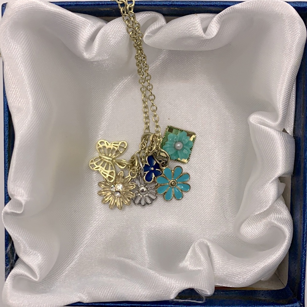 Laura Janelle Necklace : NAME A PRICE AND I WILL AGREE